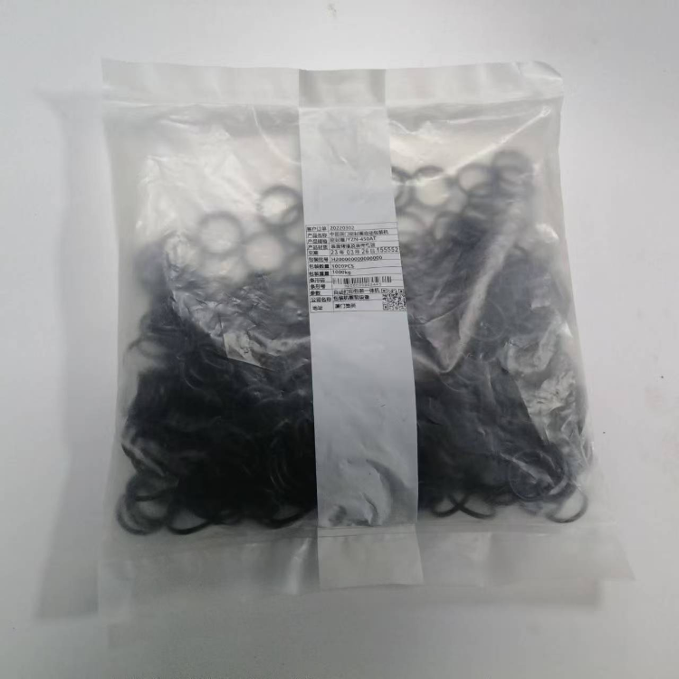 農歷七月半在寺院牌位架上供奉牌位